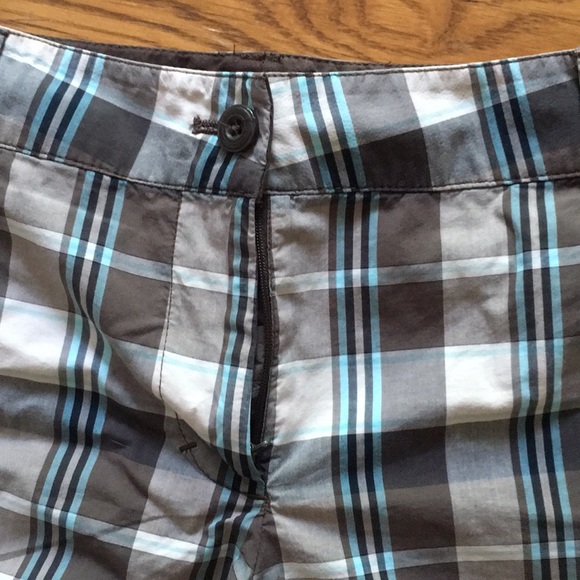 New York and Co cuffed plaid shorts size 8 - Picture 3 of 5
